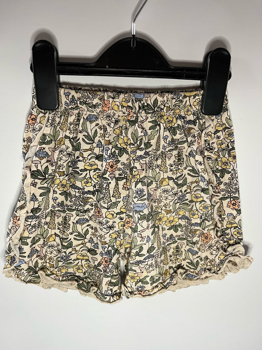 Preloved Next cream flower shorts size 3 to 4 years. Little drums