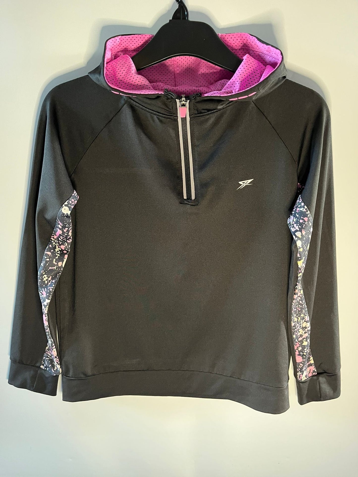 Primark zip hoodie sports wear size 9- 10 years - preloved little drums