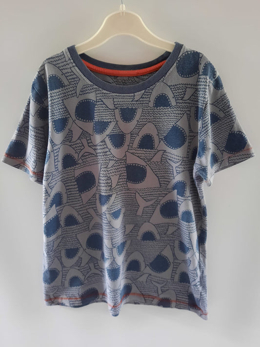 Nutmeg grey shark top, size 8 to 9 years, Preloved - Little Drums
