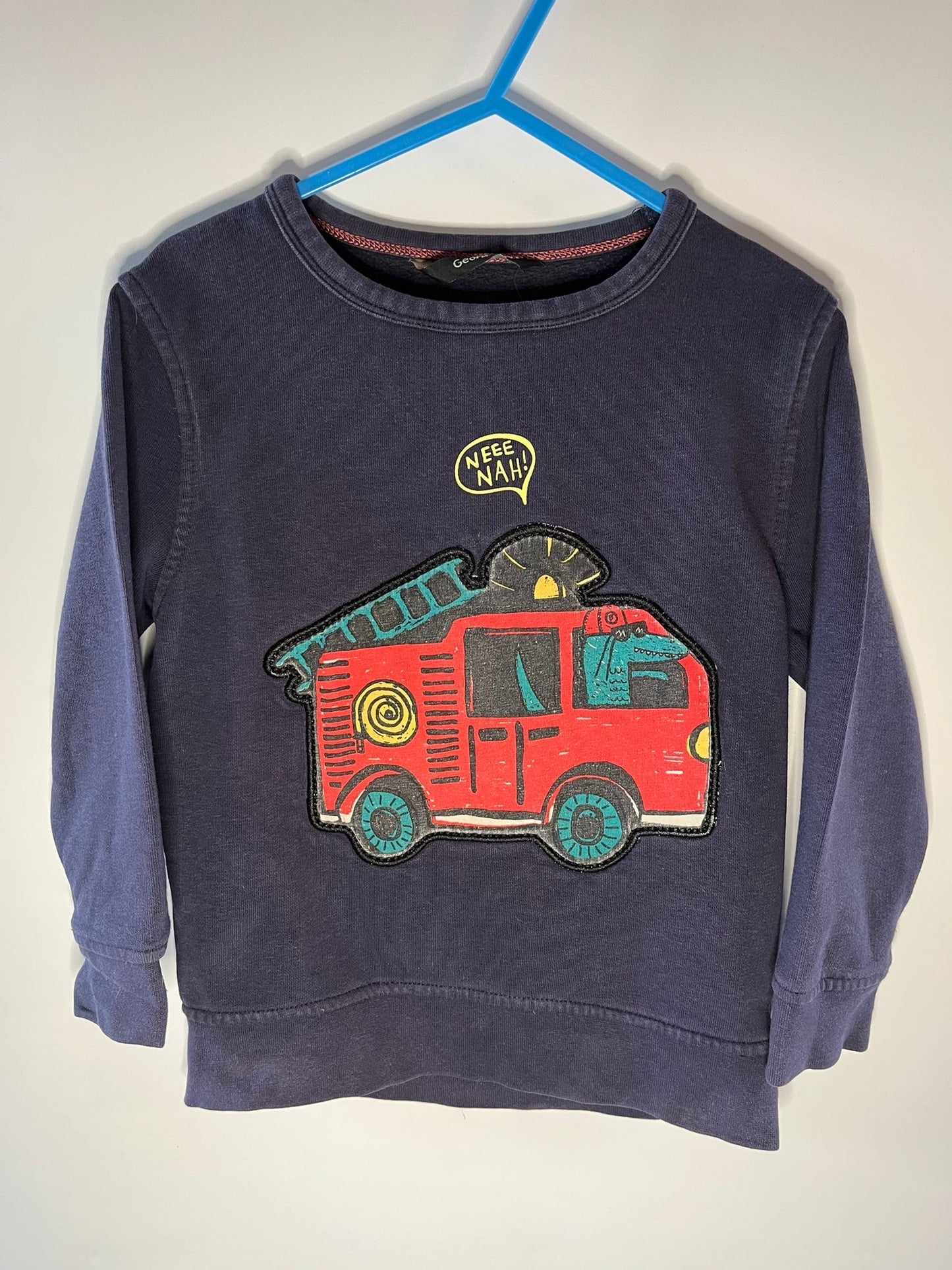 Children's navy blue sweatshirt with red fire truck graphic preloved little drums