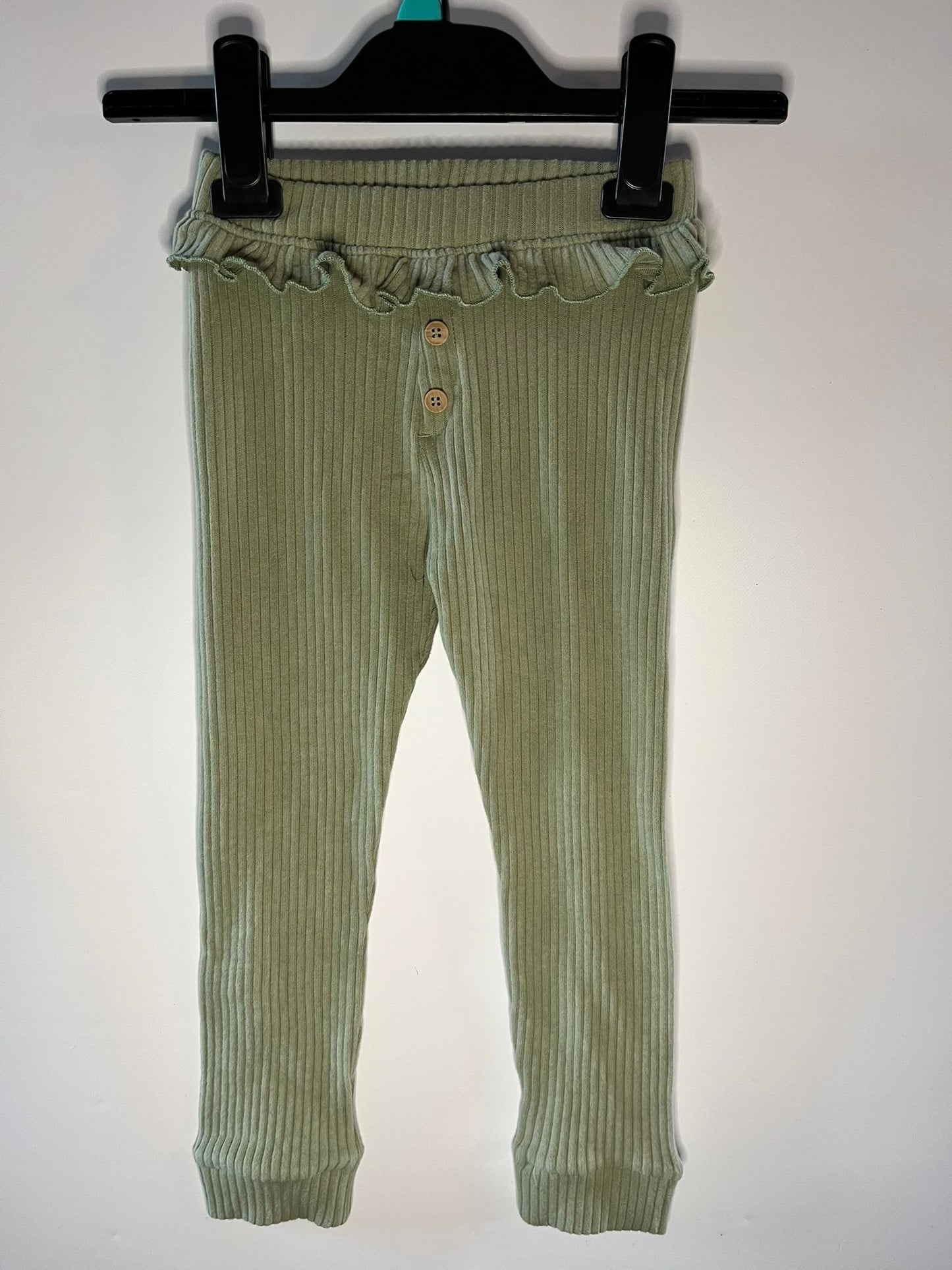 Green ribbed leggings next size 4-5 years preloved little drums