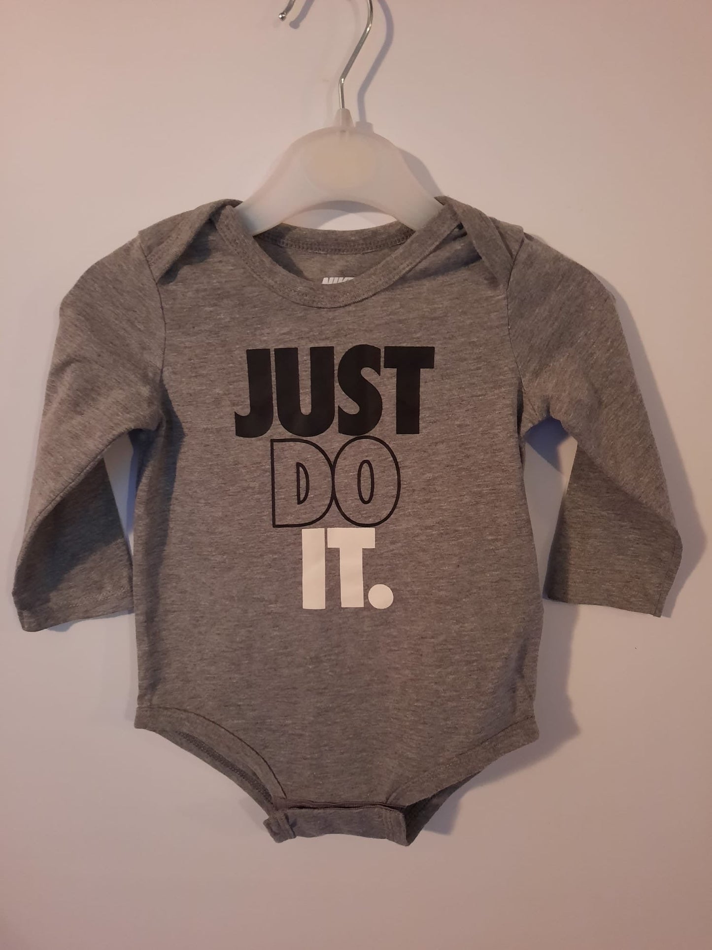 Nike - babygrow (9M) - Little Drums