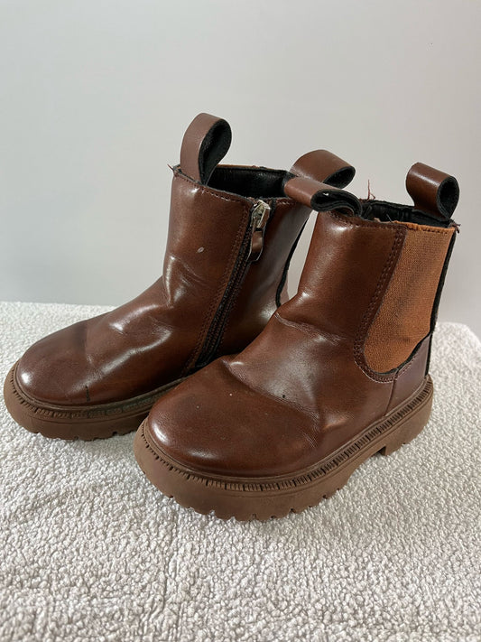Boots (24)