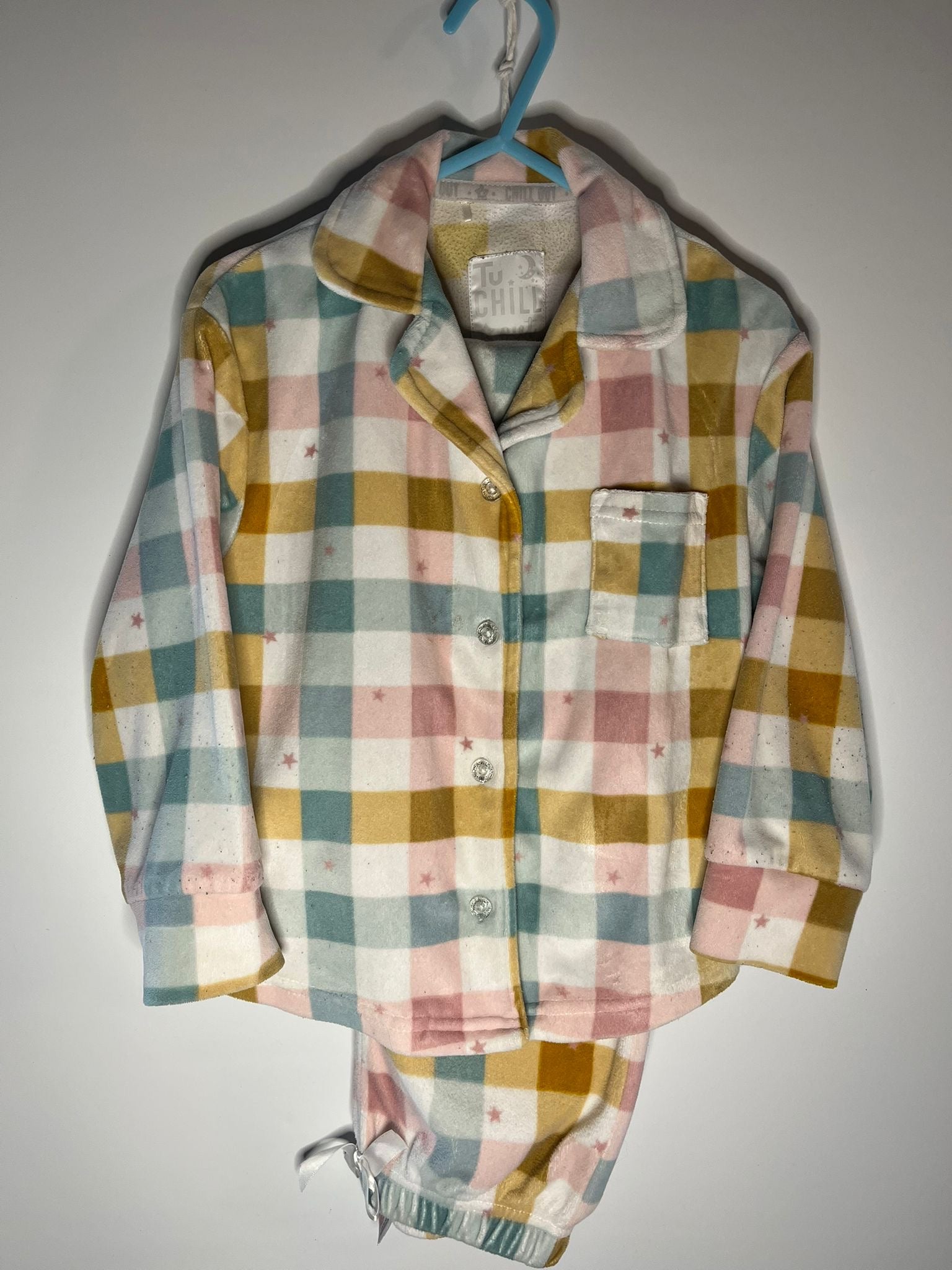 Plaid pjs with pastel colors size 3 to 4 years. Preloved little drums