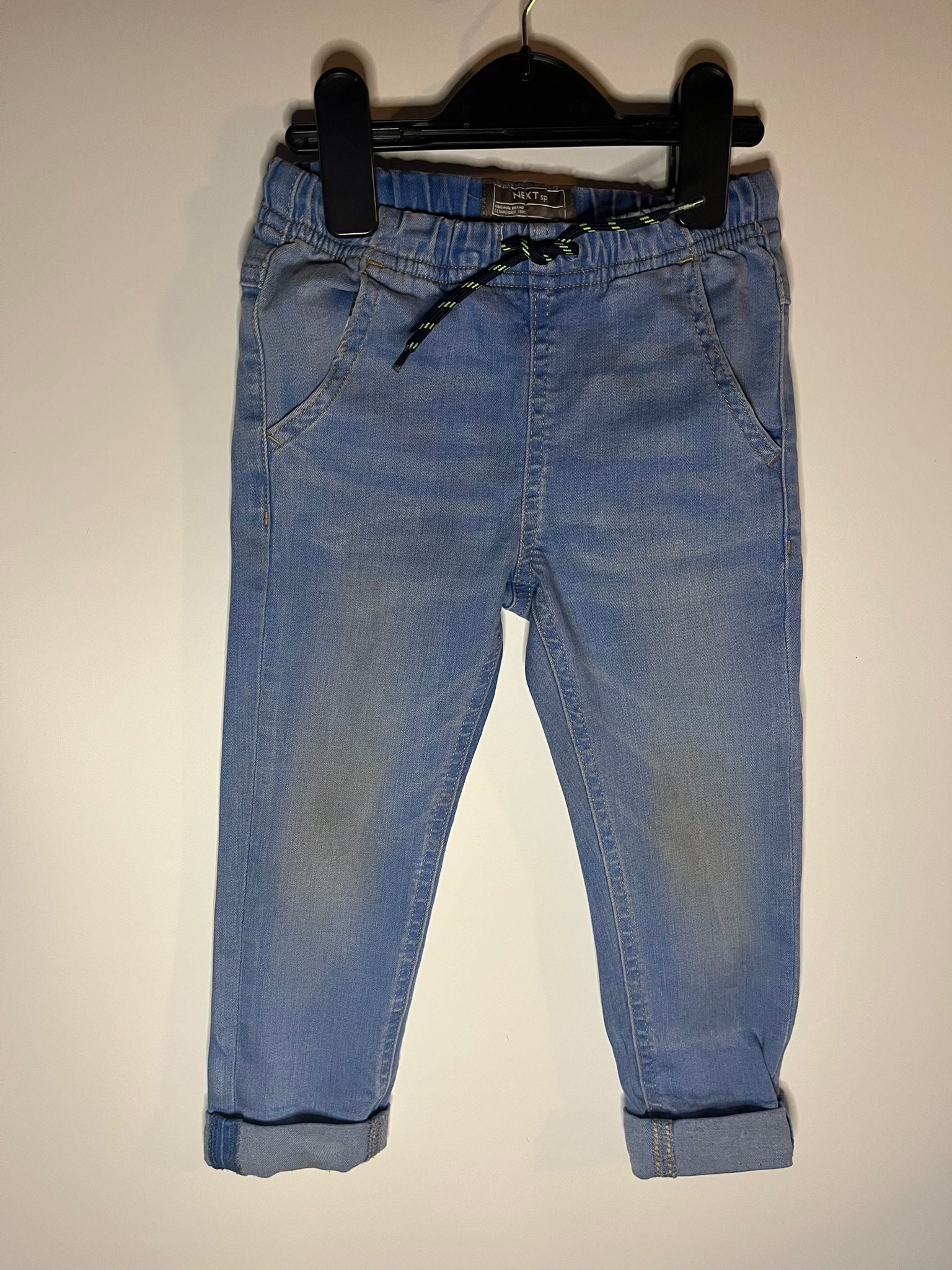 Next blue jeans size 2-3 years preloved little
Drums 