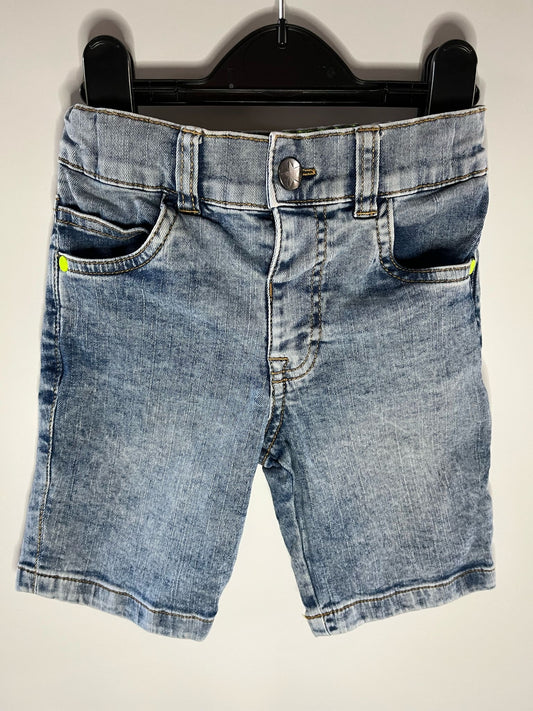 Preloved F&F denim shorts size 2 to 3 years. Little Drums