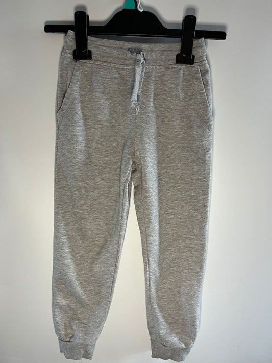 Grey jogging bottoms size 5-6 years primark preloved little drums 