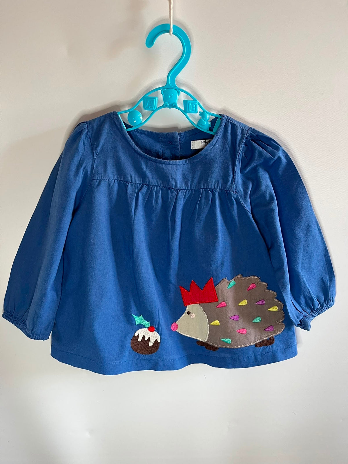 Baby boden long sleeve top with hedgehog and Christmas pudding size 6-12 months little drums preloved 